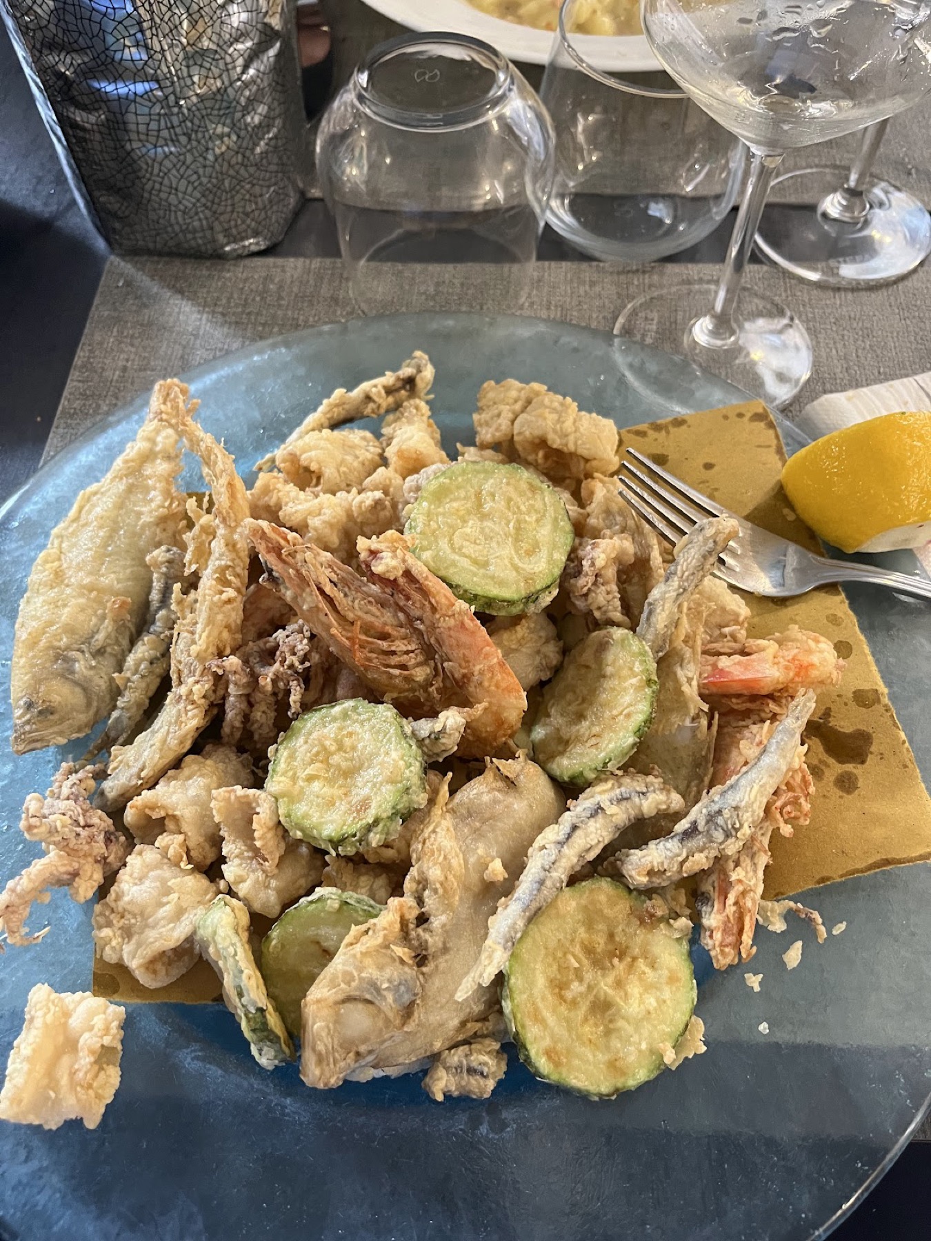Fritto misto di pesce di L'Amo Osteria di Mare